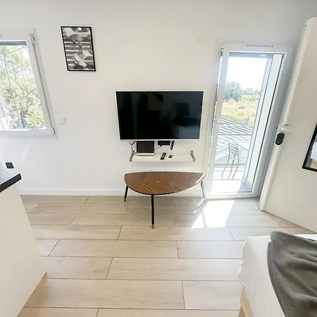 Voyage, Balcon, Vrai Lit Et Dressing - Loc Smart *