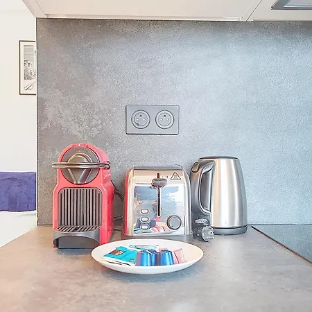 Voyage, Balcon, Vrai Lit Et Dressing - Loc Smart *